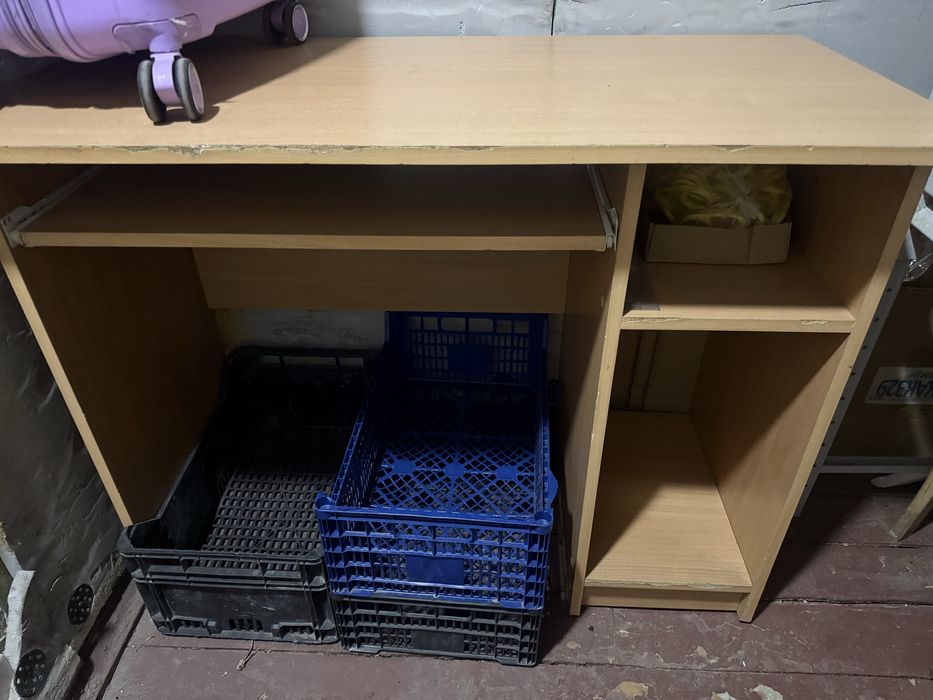 Продам компьютерный стол