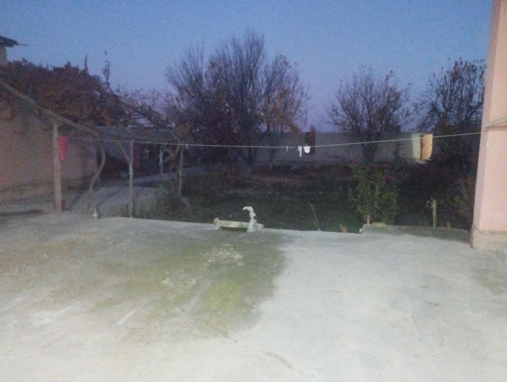 Hovli sotiladi bitgan yashasa buladi tayyor