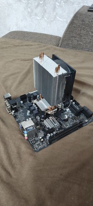 Мат+проц i3 8100 4гб ддр4