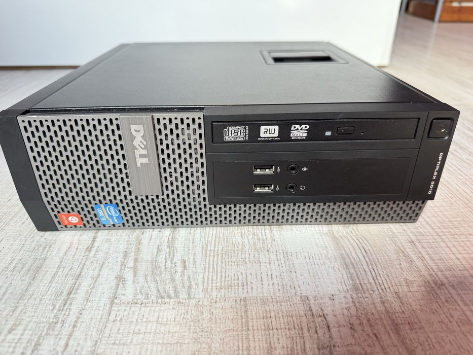 Продавам два компютъра DELL