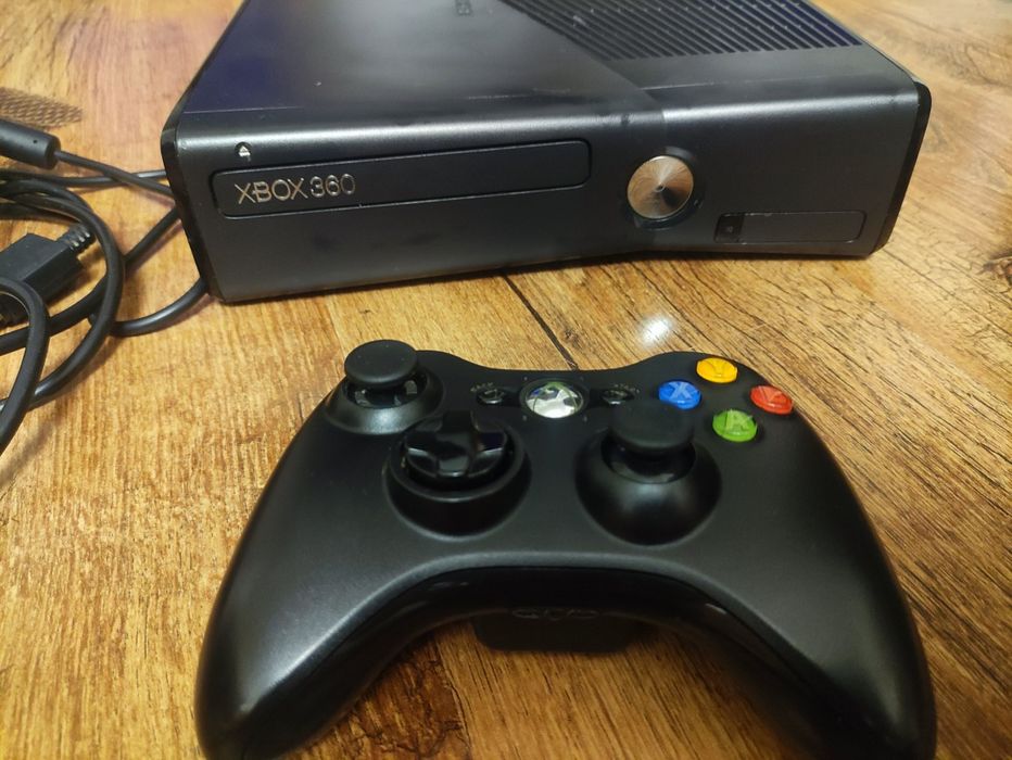 Xbox 360 Slim – Curățare Profesională + Pastă Termică Nouă- Impecabil