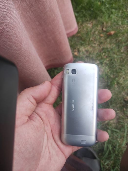 Nokia 925 și Nokia C3 01