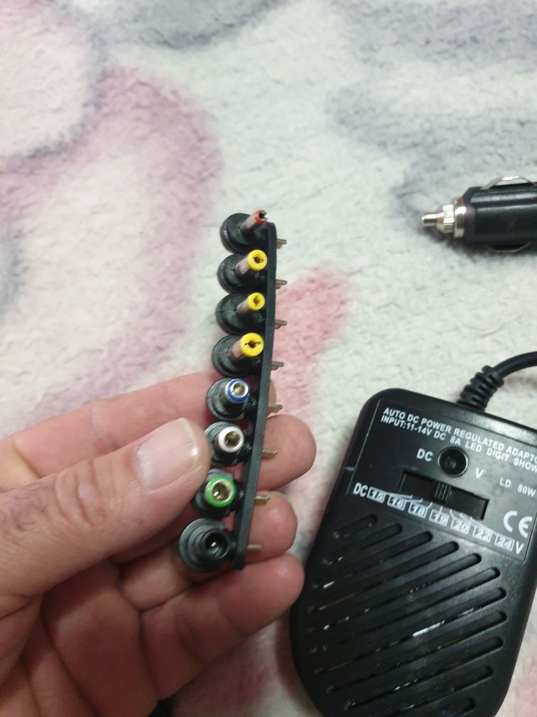 Incarcator auto Laptop universal