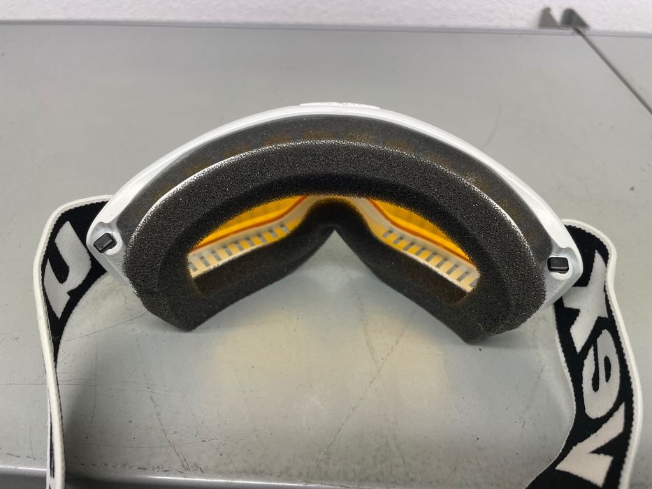 Детски ски и сноуборд очила UVEX