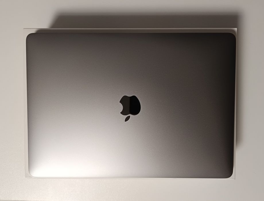MacBook Air 13 / M1 / 8GB 256GB / 100% / Impecabil Ca Nou
