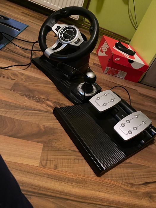 Продавам волaн с педали топ състояние