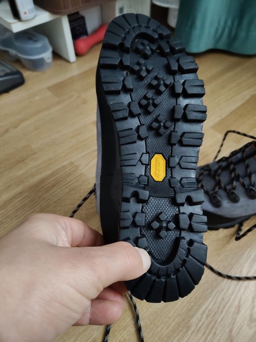 Bocanci de munte dama Lowa Goretex,mărime 38