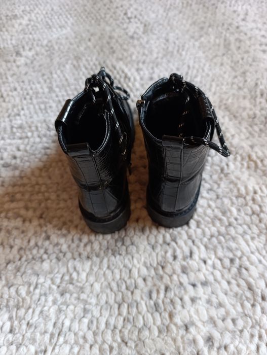 Ghete piele lăcuită 37 Pretty Little thing