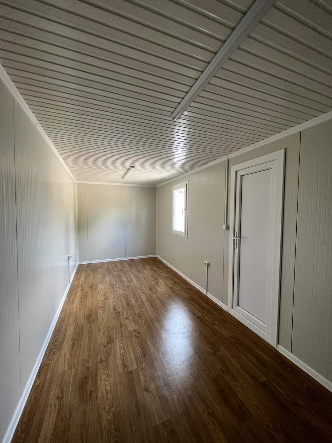 Vând containere modulare