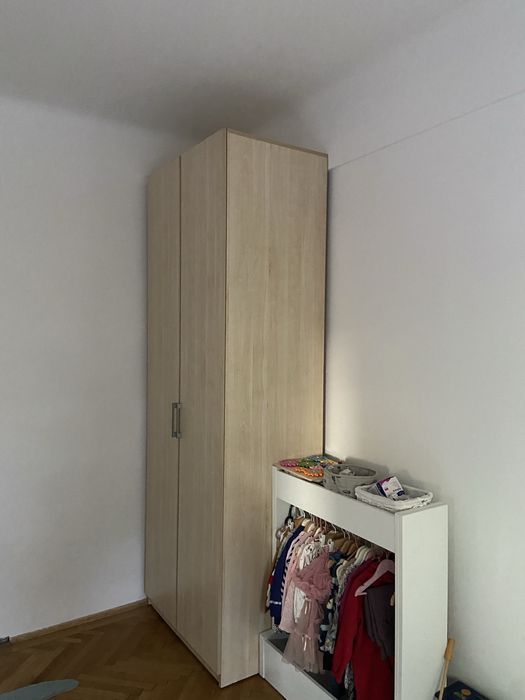 Vând dulap spațios