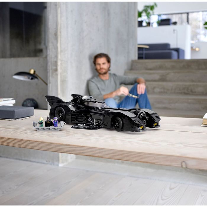 Lego 76139 Icon 1989 Batmobile™ колата на батман от филма 1989 година
