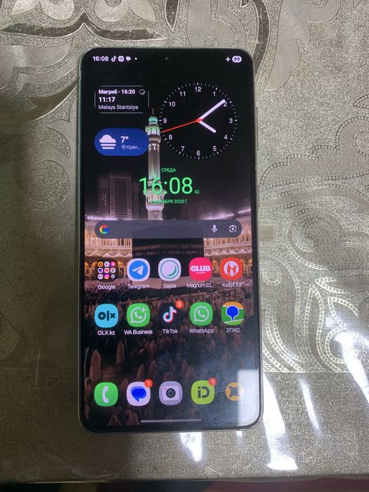 Продам самсунг S21 в отличном состоянии