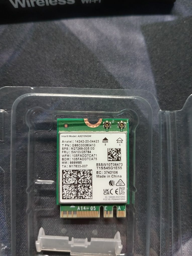 Intel AX210 IEEE 802.11ax Bluetooth Tri Band Wi-Fi/Bluetooth modem