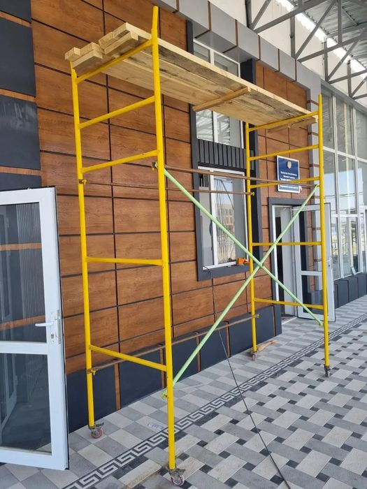 Леса аренда прокат строительный вышка на роликах качественный удобный