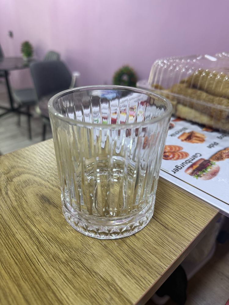 Idishlar sotiladi xammasi yengi xatto ishlatilmaganam