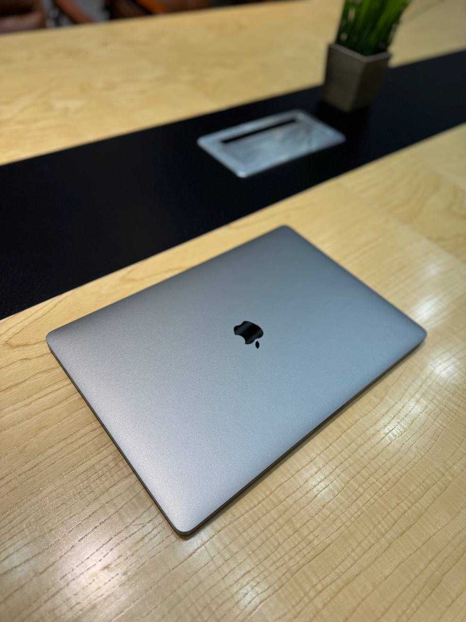 Macbook Pro 16 (A2141)