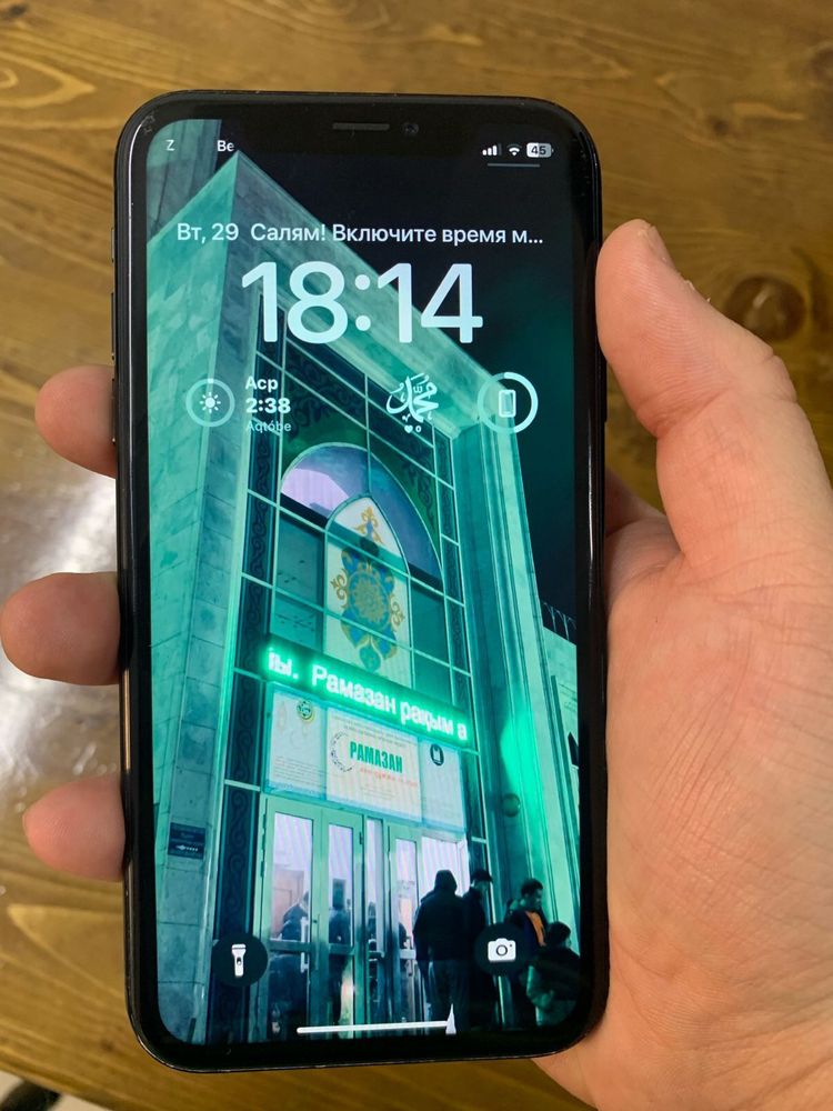 Продам Айфон XR!!