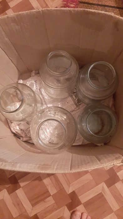 Пустой банка двух литровый трёх летровый, литровый продаётся