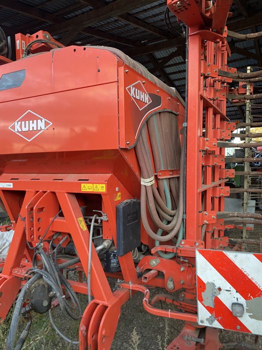 Semanatoare Kuhn Megant 600