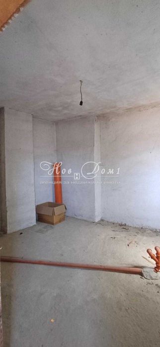 - Четириетажна къща! Само 335 евро на квадратен метър!