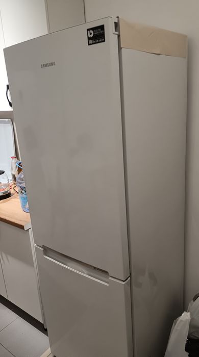 Продам холодильник Samsung в отлично состояниим состоянии