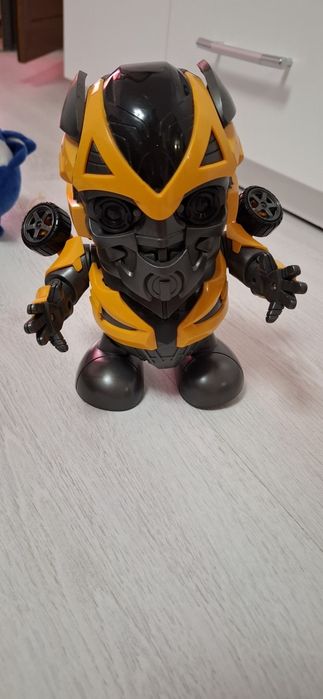 Vand robot interactiv