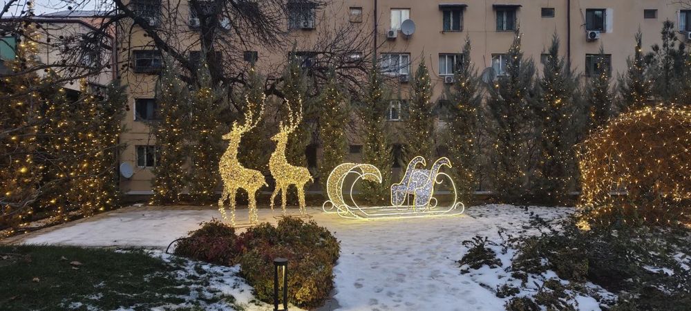 Новогоднее оформление. Yangi yil bezaklari