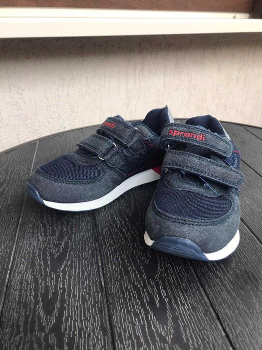 Обувки за момче номер 28