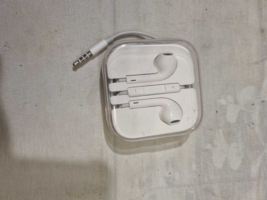 Casti originale apple cu fir