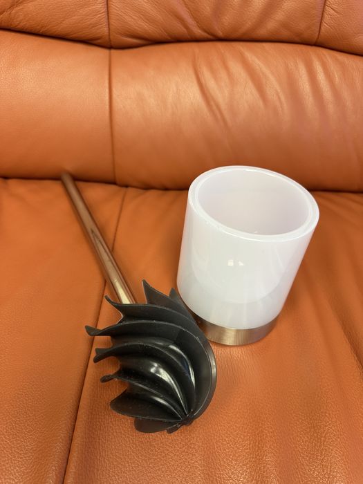 Силиконова четка за тоалетна Loomaid Germany