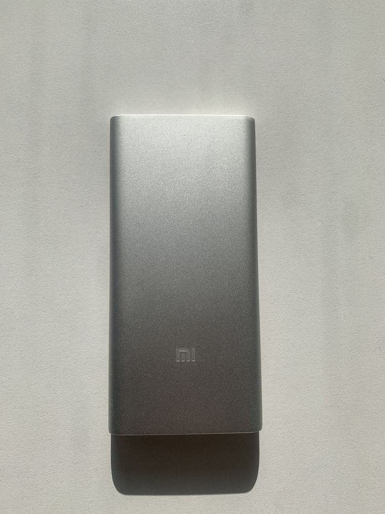 Внешний аккумулятор Xiaomi Mi + чехол в подарок