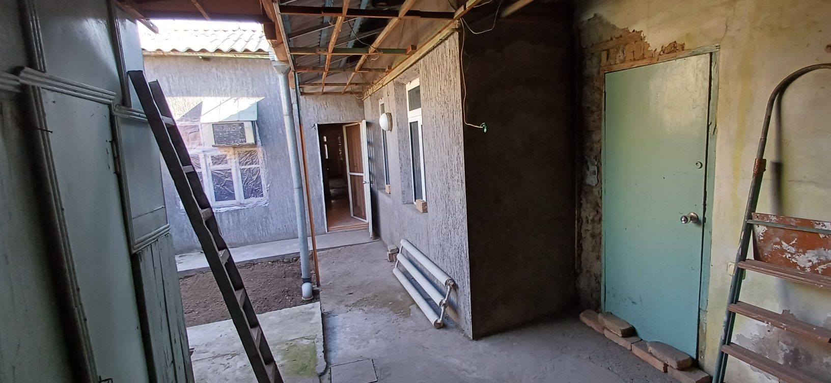 СРОЧНО Продаётся дом Ориентир 8 Роддома и универ Комолиддин Бекзод