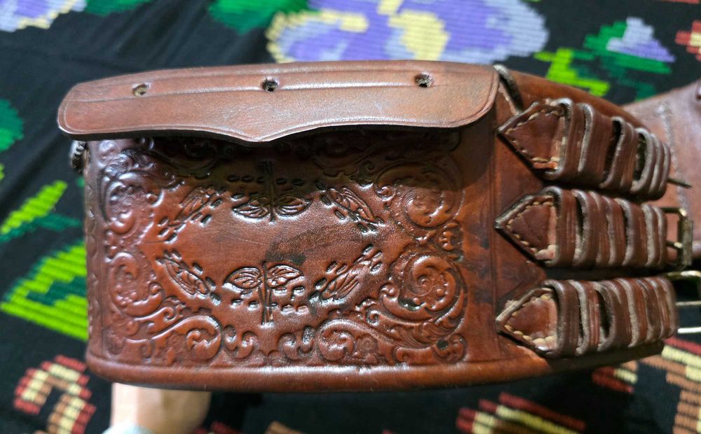 Serpar traditional din piele