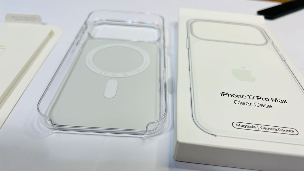 iPhone 17 Pro & 17 Pro Max Apple MagSafe Clear Case