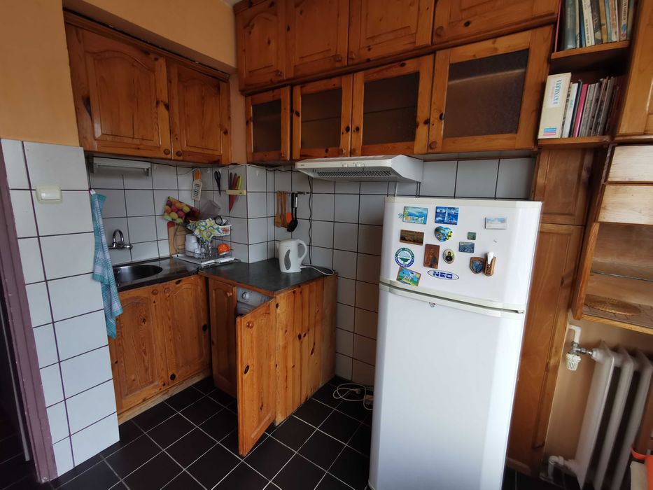 Шкаф с чекмеджета, мивка с шкаф и абсорбатор