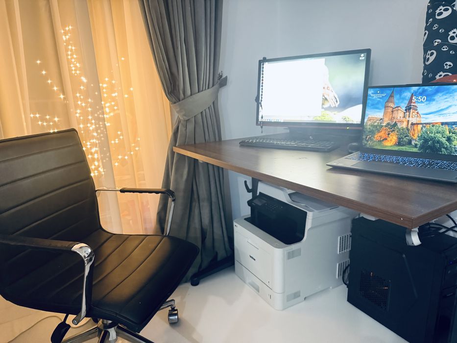 Laptop, PC-uri, seturi birou complete ca noi , imprimanta MFC