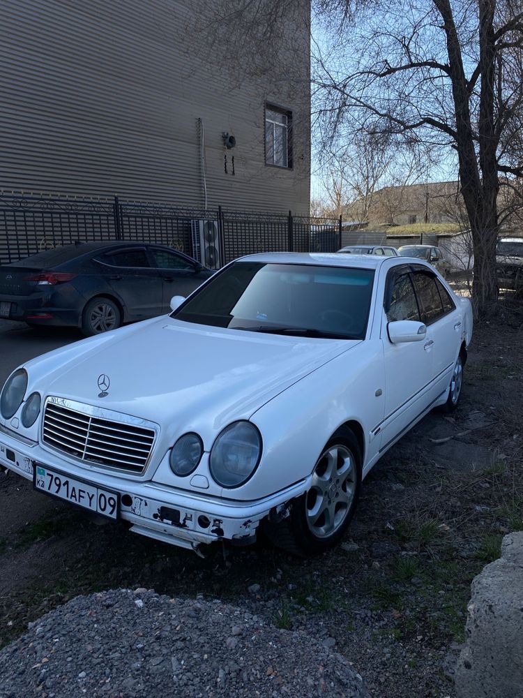 Продам мерседес w210