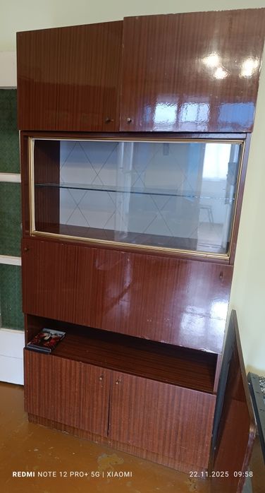 Продам шкаф (секретор)