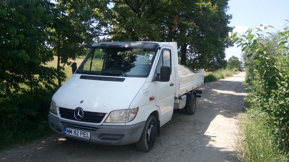 Închiriez miniexcavator și basculă 3,5t