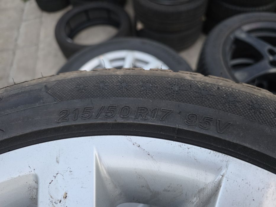 4бр Зимни гуми 215 50 17 - Lassa