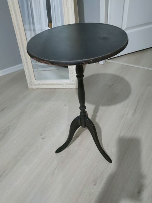 Măsuță vintigi neagră