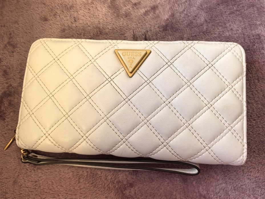 Голямо портмоне guess