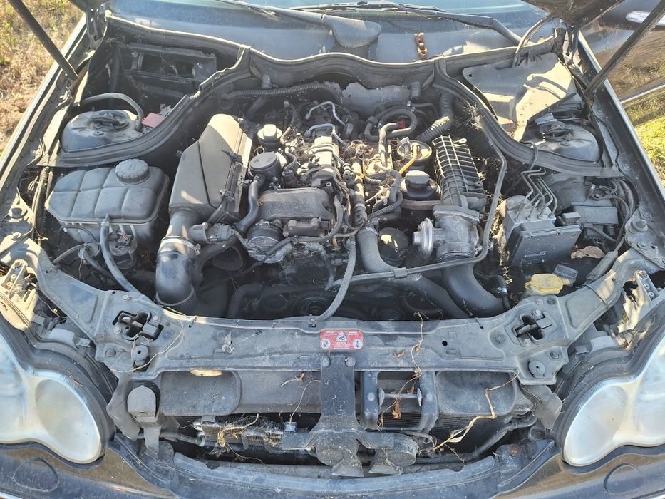 Dezmembrez mercedes c class w203