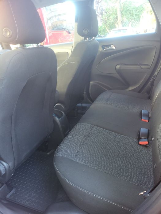 Vând Opel crossland