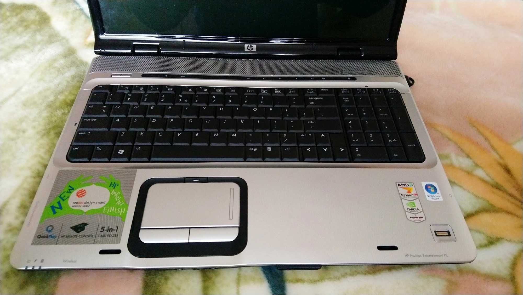 Лаптоп HP Pavilion DV9500 на части.