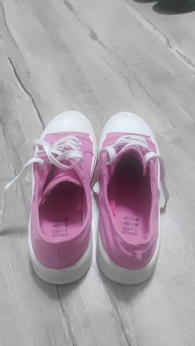 Papuci Barbie tip slide on, roz si alb.