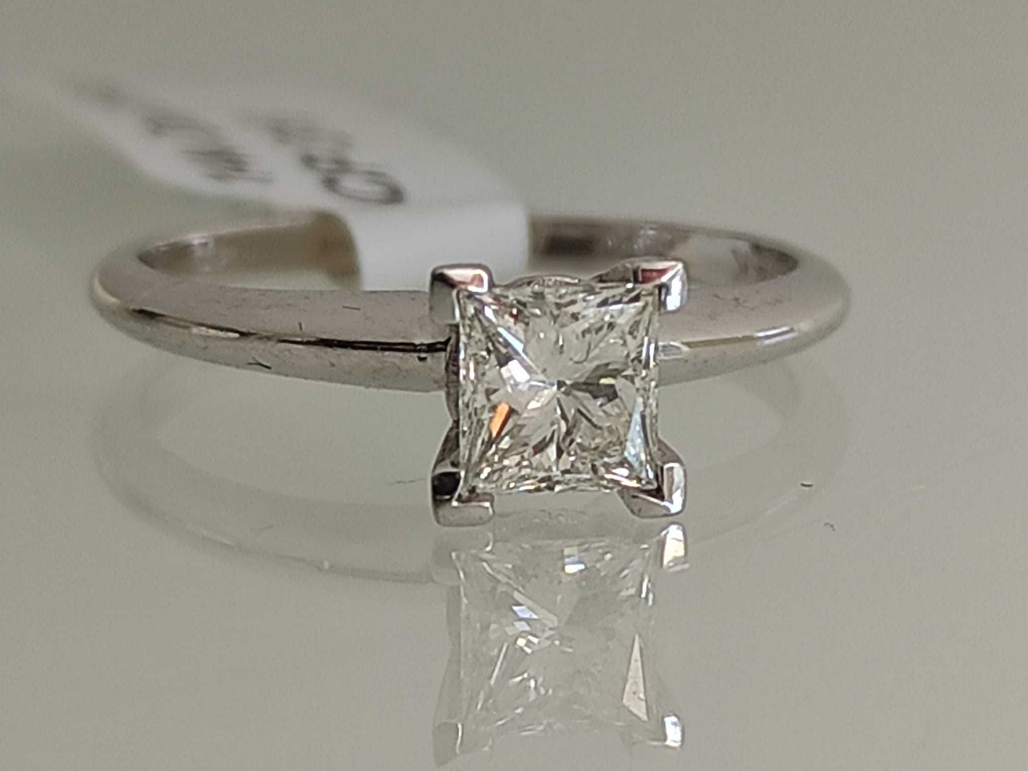 Inel logodna diamant princess 0,56ct cu certificat