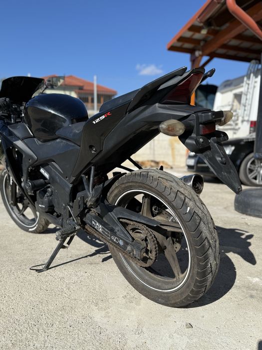 Honda cbr 125r 24.000 km a1 16 ani