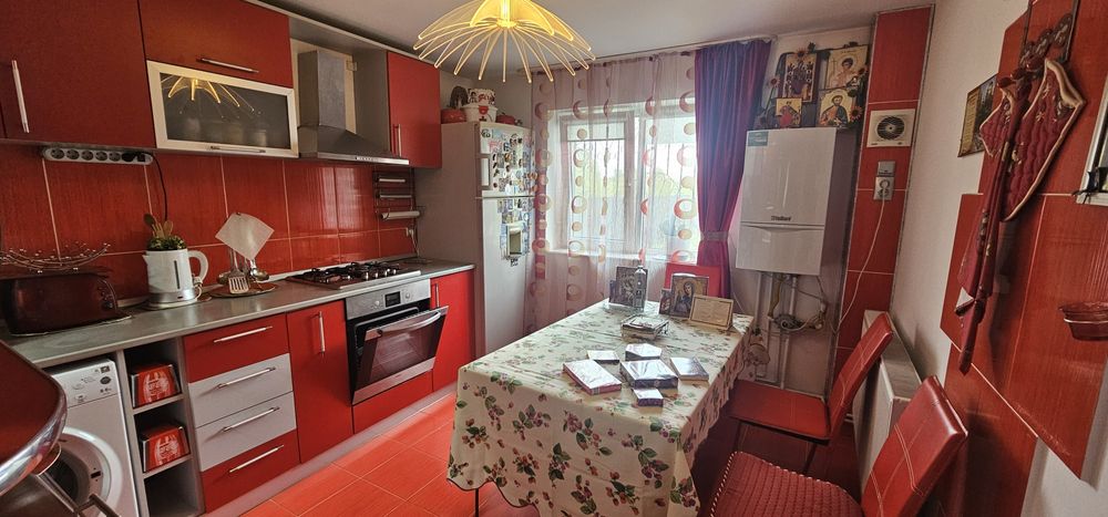 Vand Casa in Localitatea Bradu