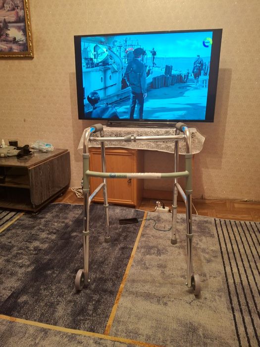 Продам Ходунки новые